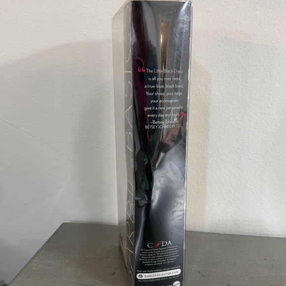 Barbie Basics Black Label Model No. 03 Collection 001 (2009) Little Black Dress - Picture 6 of 7